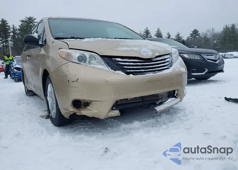 2011 Toyota Sienna Base V6 z USA, uszkodzony, nr VIN 5TDZK3DC1BS026467
